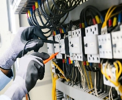 Evde ve İşyerinde Elektrikçi Çağırmadan Önce Yapılması Gerekenler
